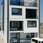 شقة Alsa Năvodari